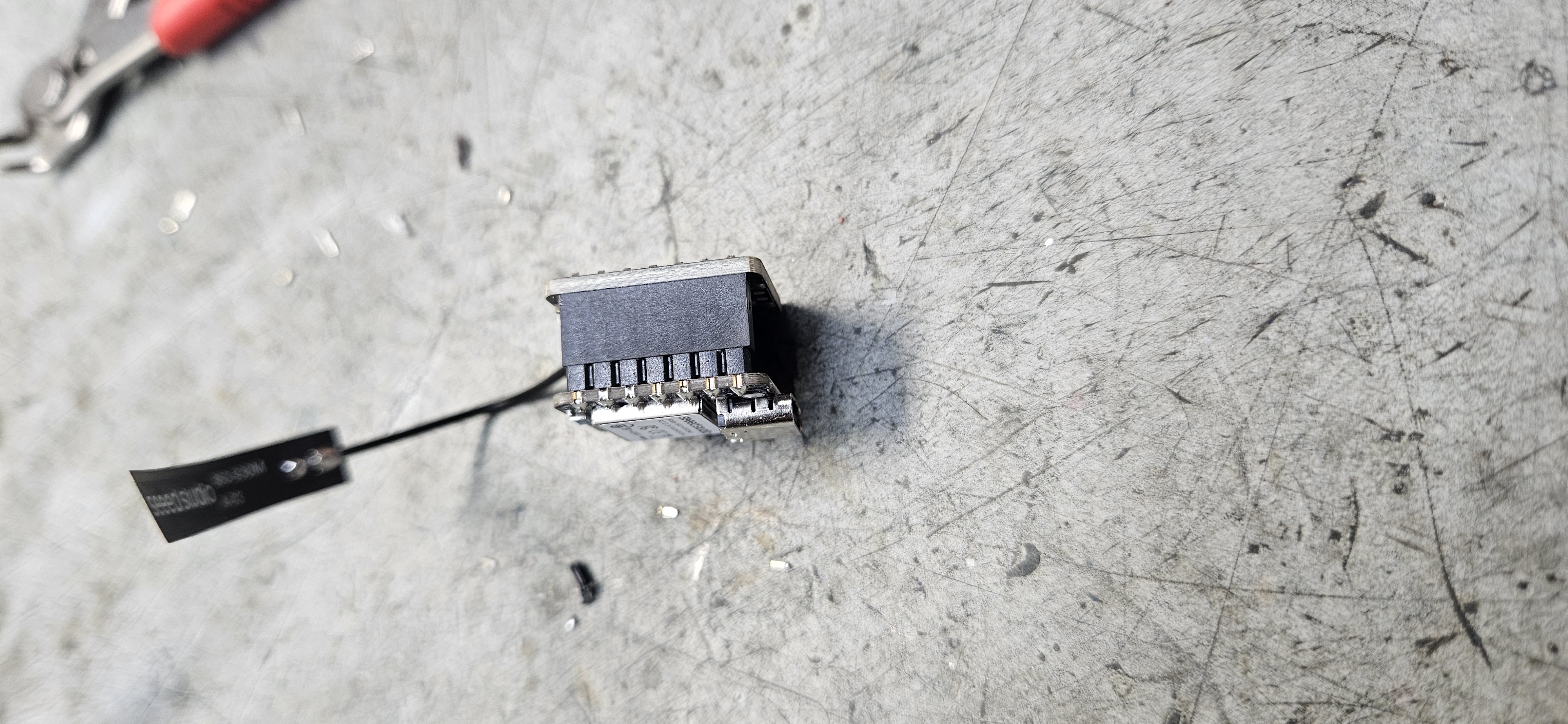 Compact board stack side profile